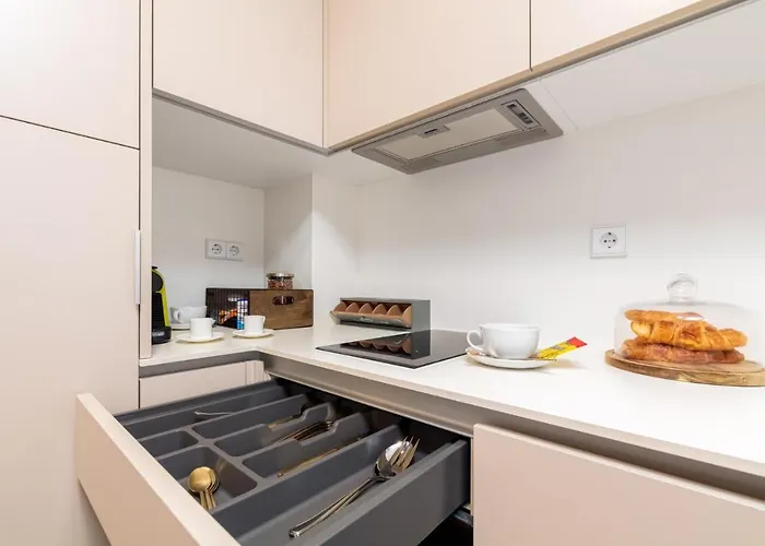 Lujo Centro-nautico-cies+parking Vigo